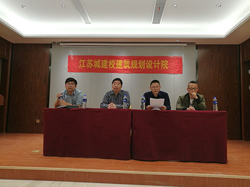 奚偉興院長宣讀2017年度先進人物表彰決定